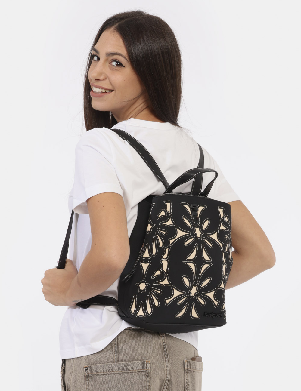 borsa-zainetto-253bli-1.jpg Zainetto Donna Desigual Zainetti Desigual 2021 Zaino Donna Zaini Desigual 2022 Zainetti Desigual Borsa Zainetto - immagine 1